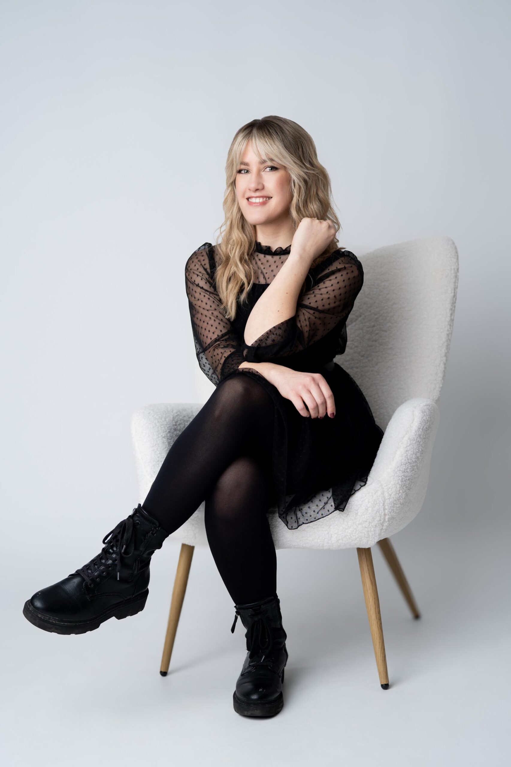 Nina Friseurin Vanessa Ludewig Coiffeur Salon Bünde